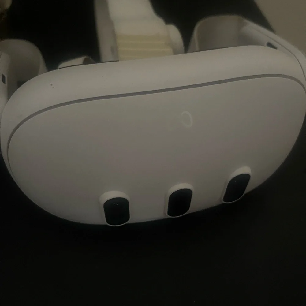 White VR Headset